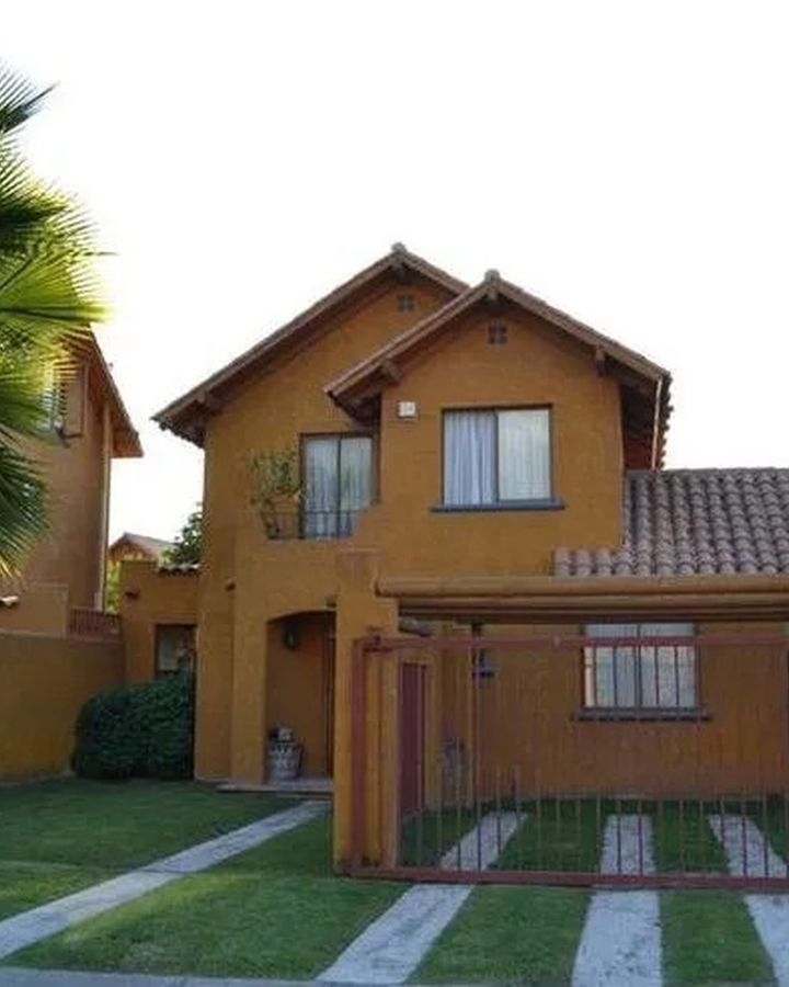 Espectacular casa Peñalolén Alto 4dor+3baños+piscina — Peñalolén