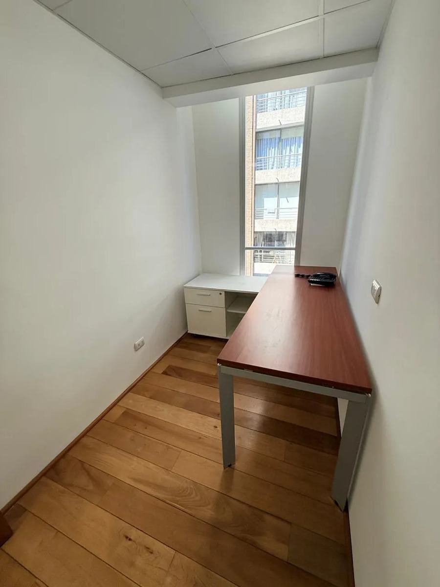 Oficina amoblada en arriendo 5p, 2b, kitchenette, Providencia (bajó de precio) — foto 3