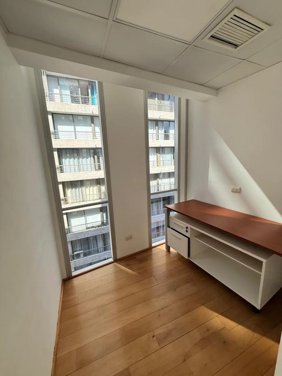Oficina amoblada en arriendo 5p, 2b, kitchenette, Providencia (bajó de precio) — foto 4